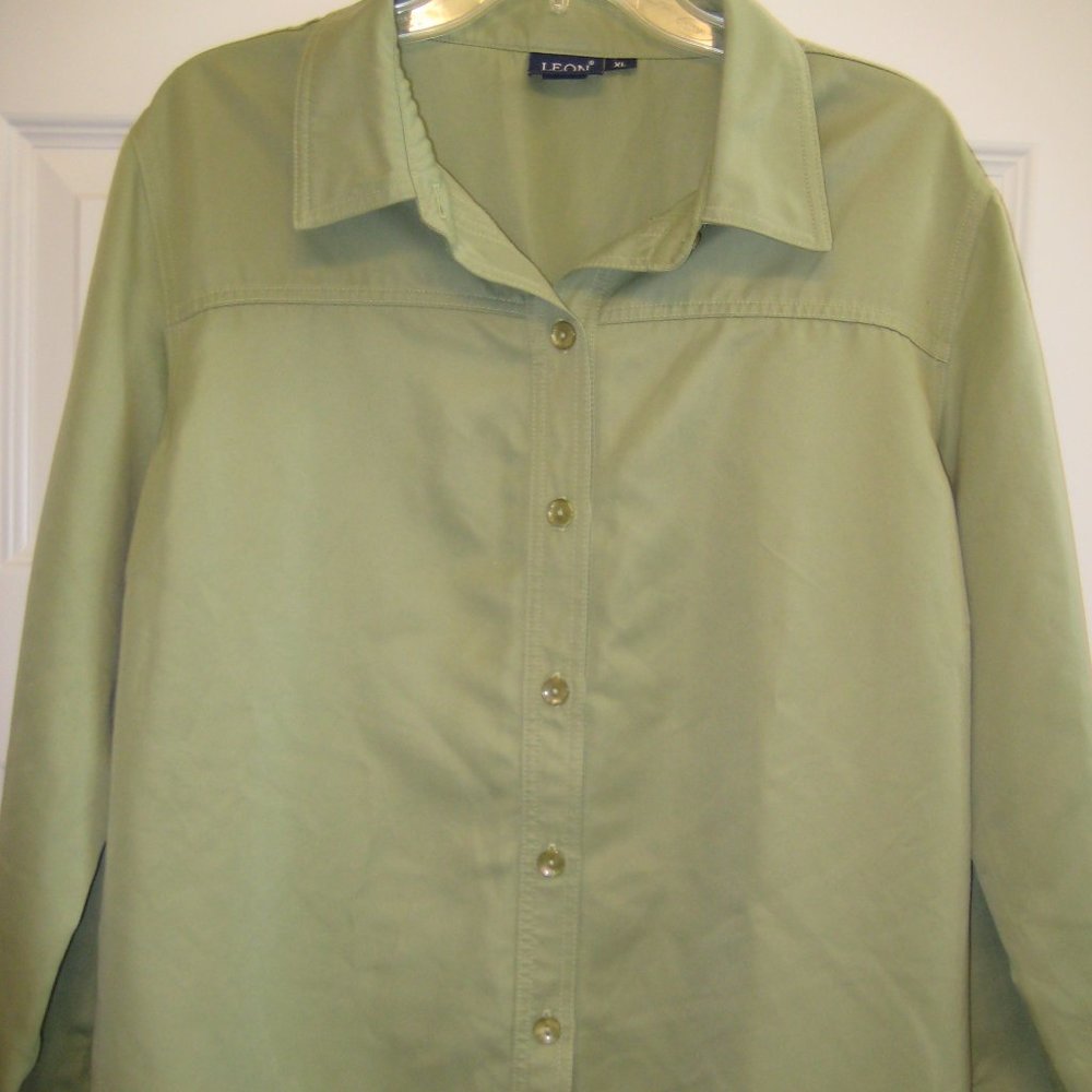 Leon Levin Green button down blouse Size XL